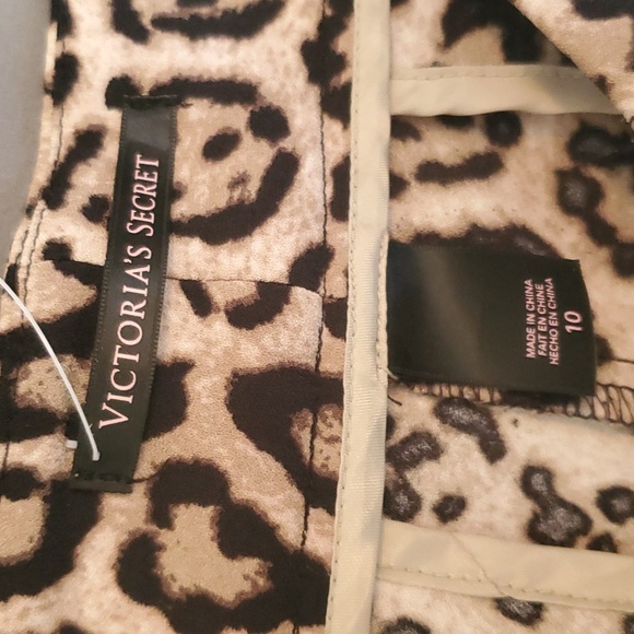 Victoria's Secret Crop Pants size 10 - Picture 4 of 6